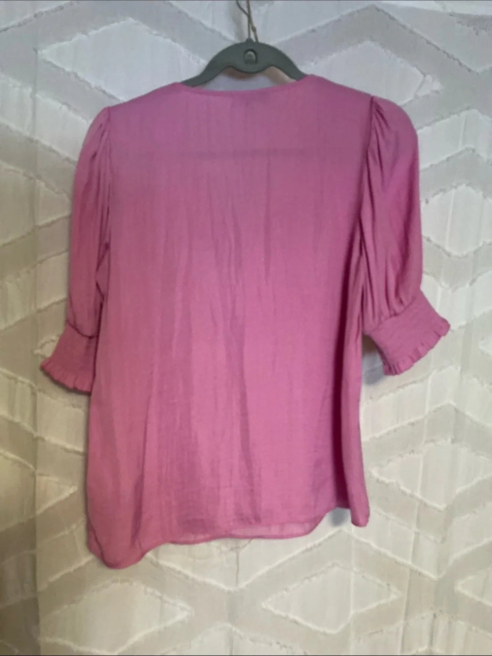 Smooth Pink V-Neck Puff Sleeve Top